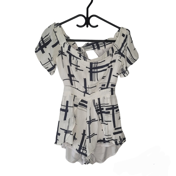 Black and white romper size Medium - Picture 2 of 14
